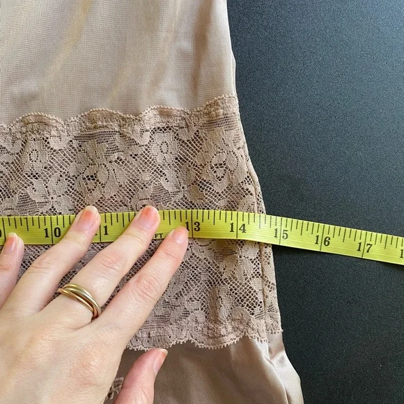 Vintage 1970s Diane Vin Furstenberg Mauve Lace Boho Slip XS romantic - Picture 9 of 10